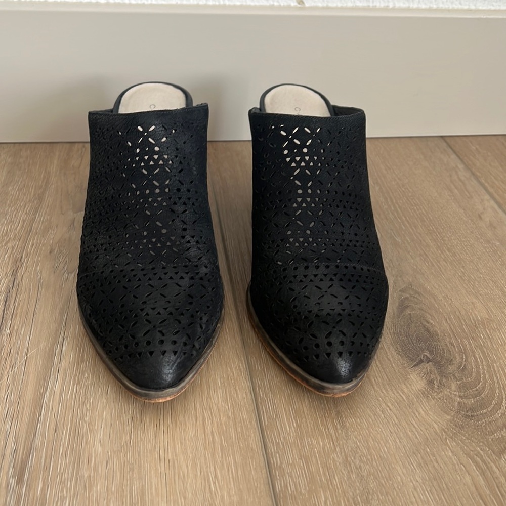 Vince Camuto Mule